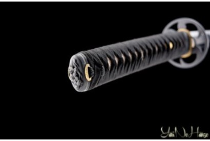 COMPARISON OF HANDMADE AND FACTORY-MADE BLADES