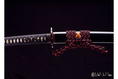 WHAT ARE THE SAMURAI YARINOHANZO SWORDS LIKE?